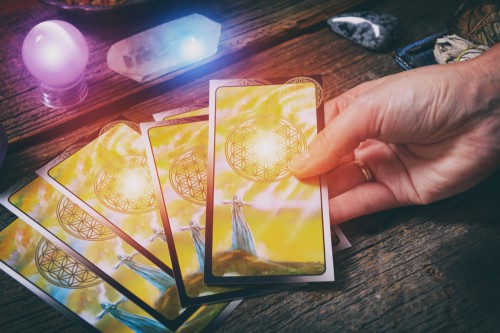 Tarot: Foto: © Monika_Wisniewska / shutterstock / #1016131165